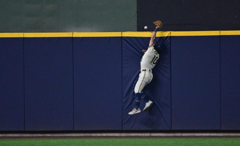  Watch: Brewers pull off of the weirdest double plays you’ll ever see
