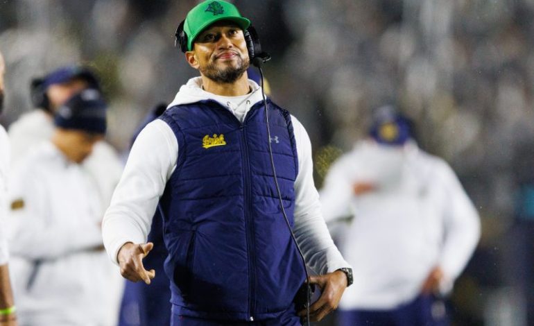  Which college football teams have declined bowl invitations?